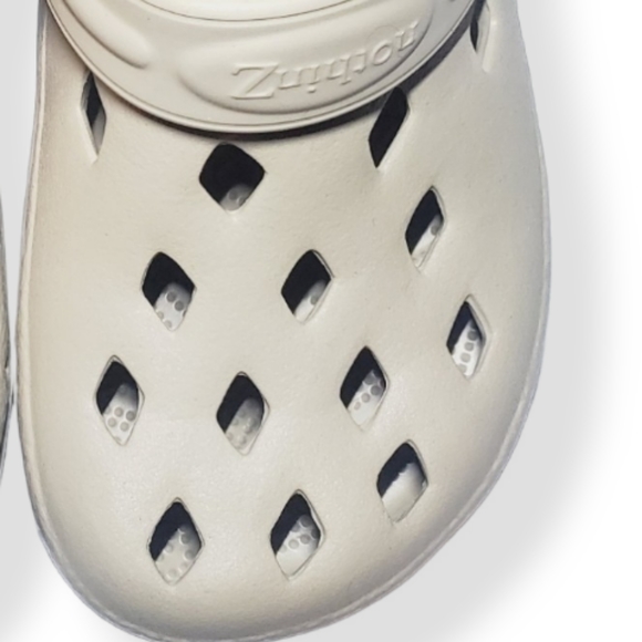 #687 New Nothinz Women's Creamy Tan Clogs Sandals Water Shoes 5 5L Shoes - Picture 6 of 8